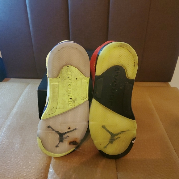 Size 9 - Jordan 5 Retro SE Solar Orange - Picture 7 of 8